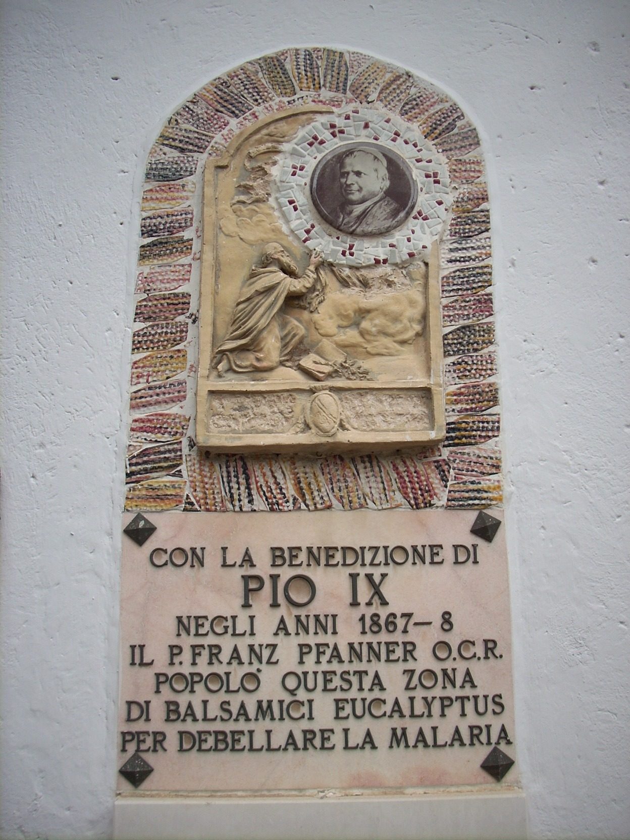 Antimalarial action memorial tablet, Rome (2).JPG